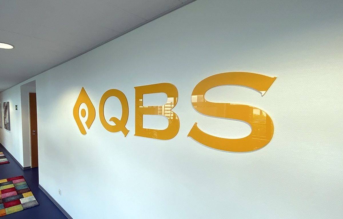 Reliefbuchstaben / Kontur-Logo aus Plexiglas